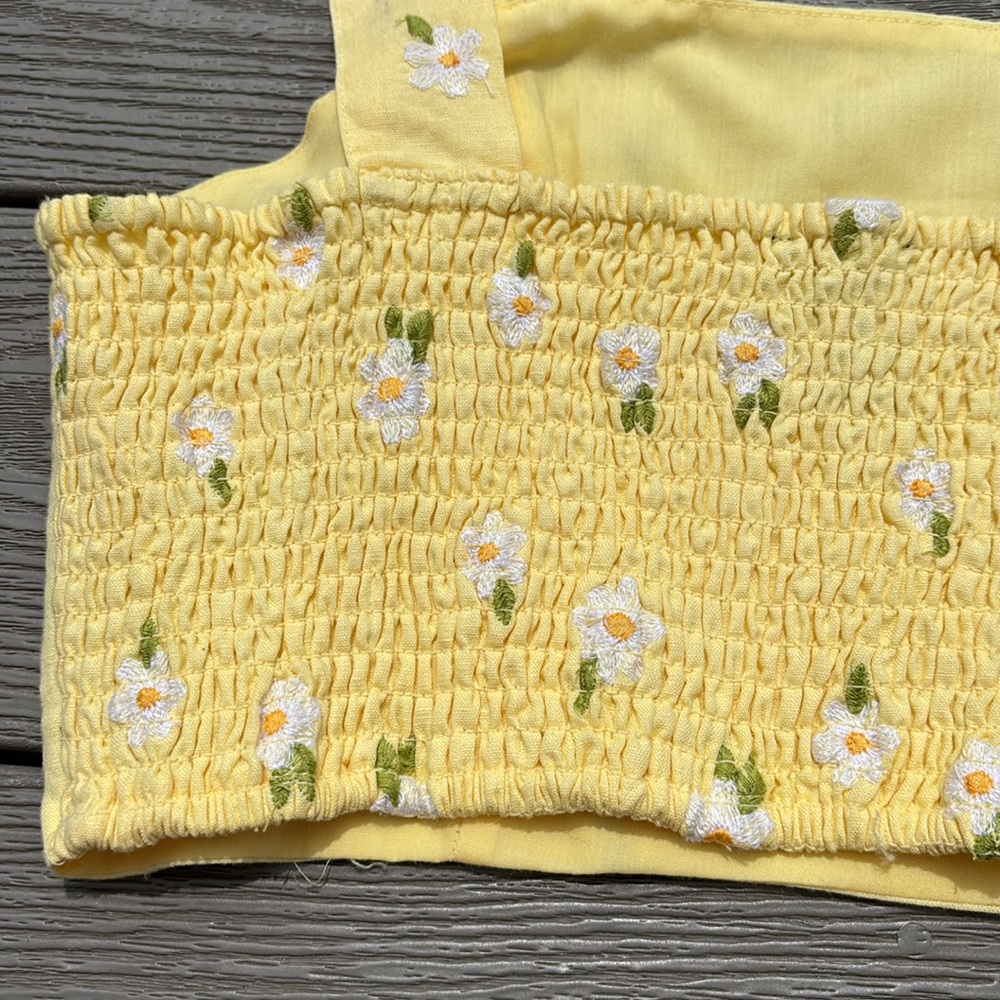 Cropped Yellow Daisy Tank Top - Picture 6 of 8